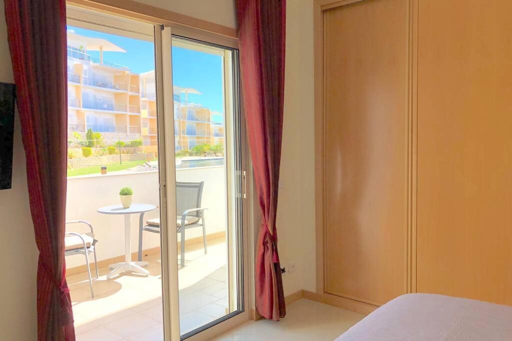 L Amazing Terrasse With Jacuzzi Encosta Da Orada Appartement Albufeira