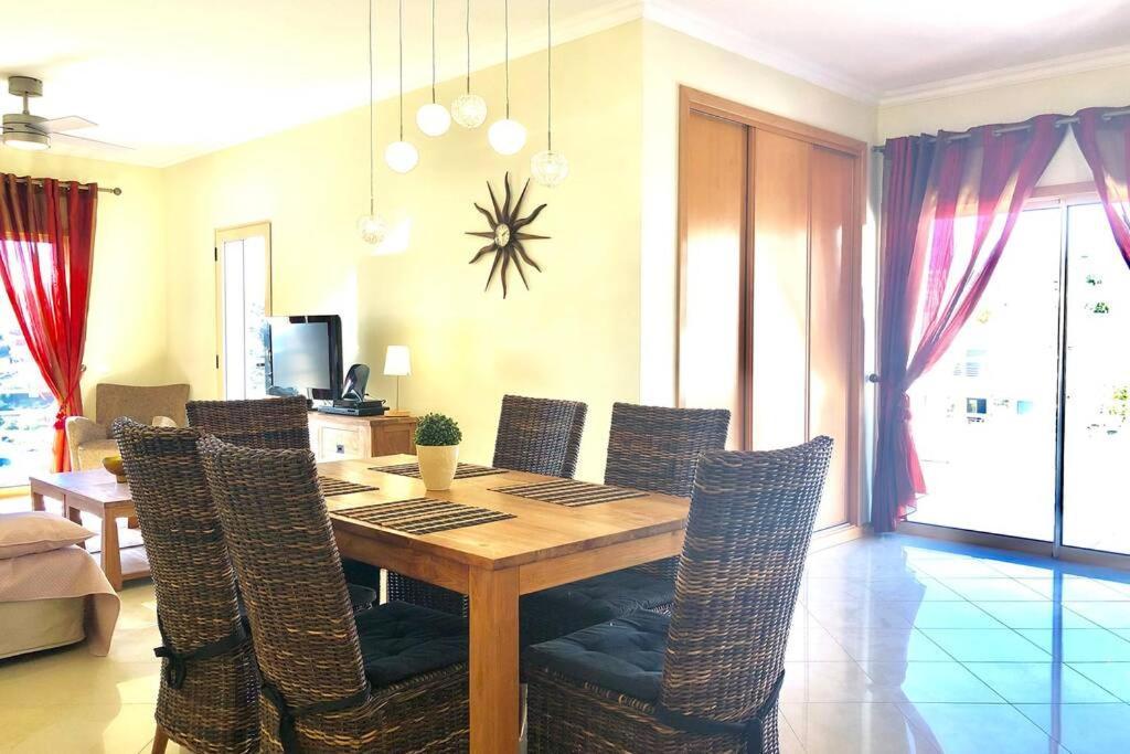 L Amazing Terrasse With Jacuzzi Encosta Da Orada Appartement