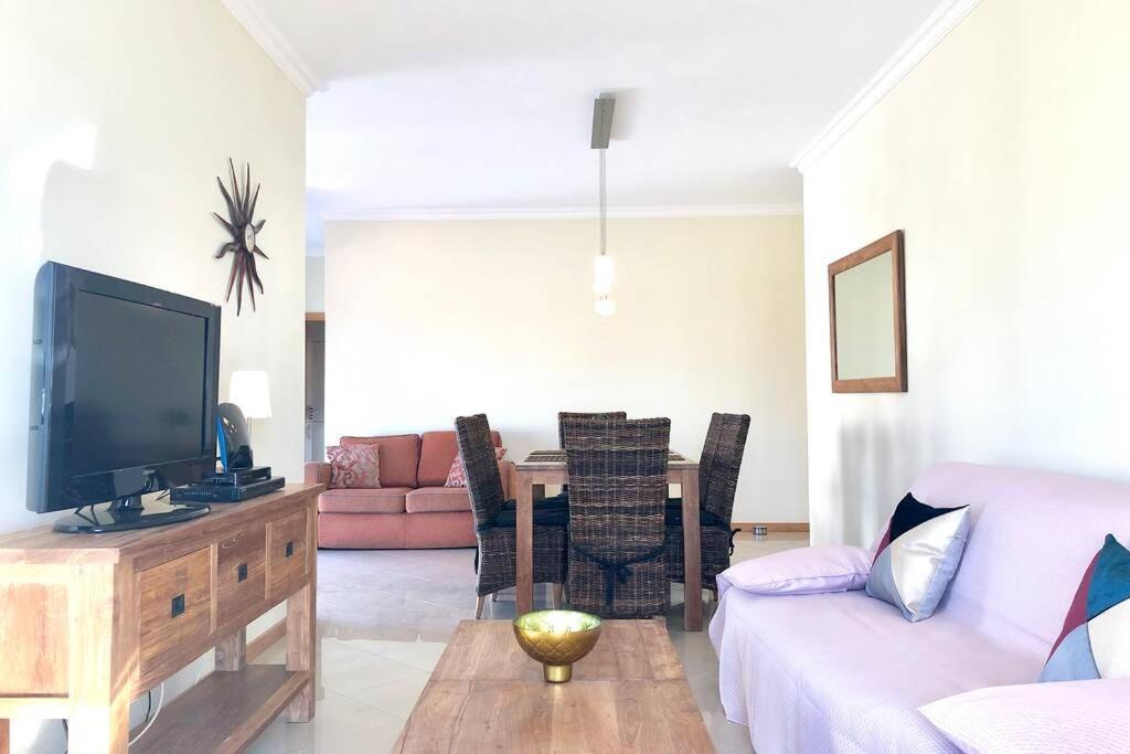 Appartement L Amazing Terrasse With Jacuzzi Encosta Da Orada