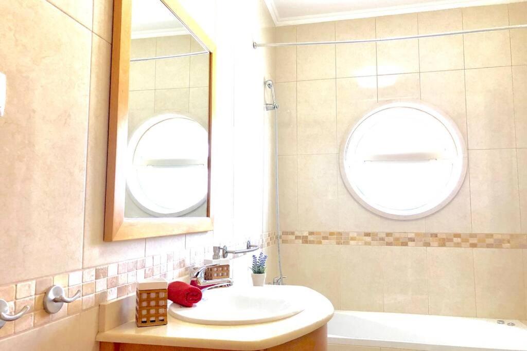 Appartement L Amazing Terrasse With Jacuzzi Encosta Da Orada